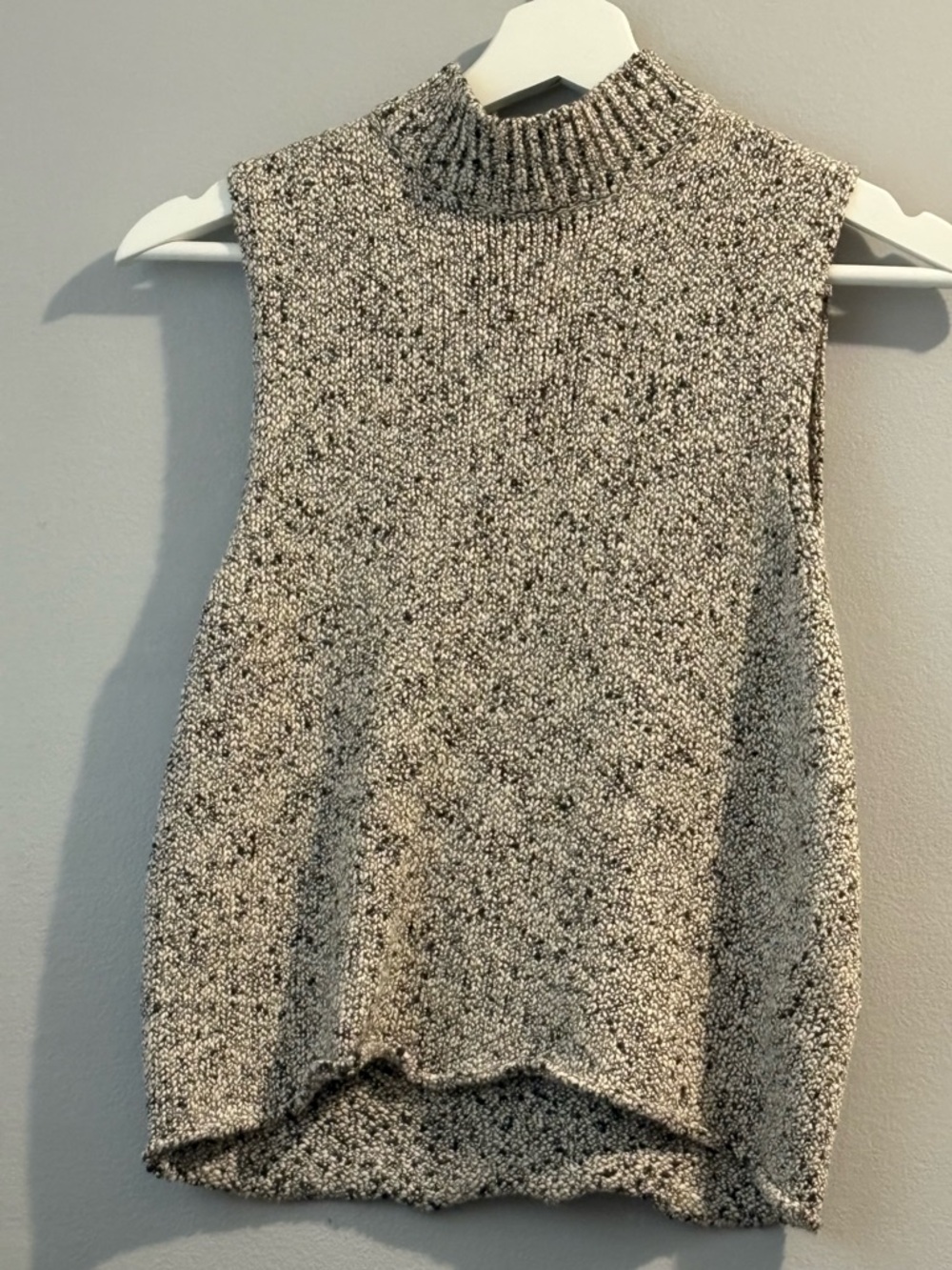 Forever 21 Speckled Gray Sleeveless Turtleneck Sweater